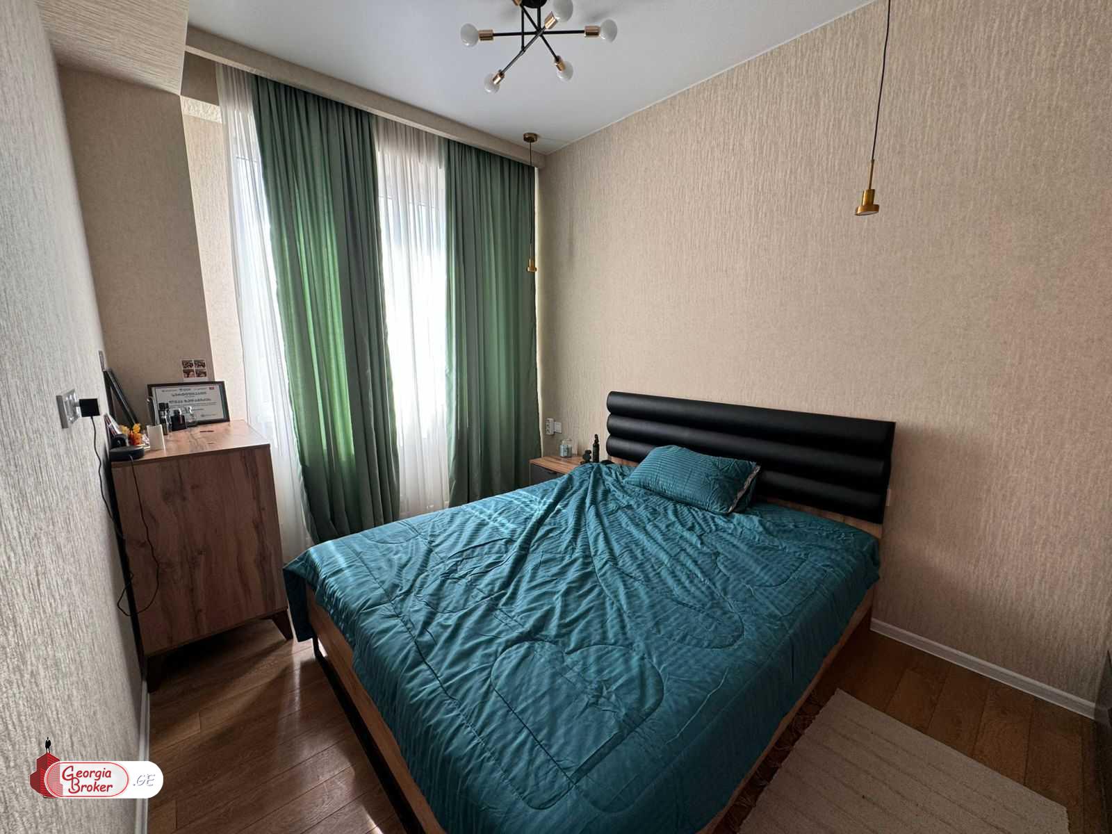 იყიდება ახალი გარემონტებული 2 ოთახიანი ბინა