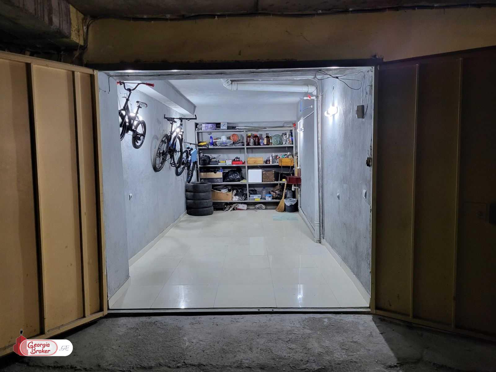 nearly repaired 5-room apartment for sale