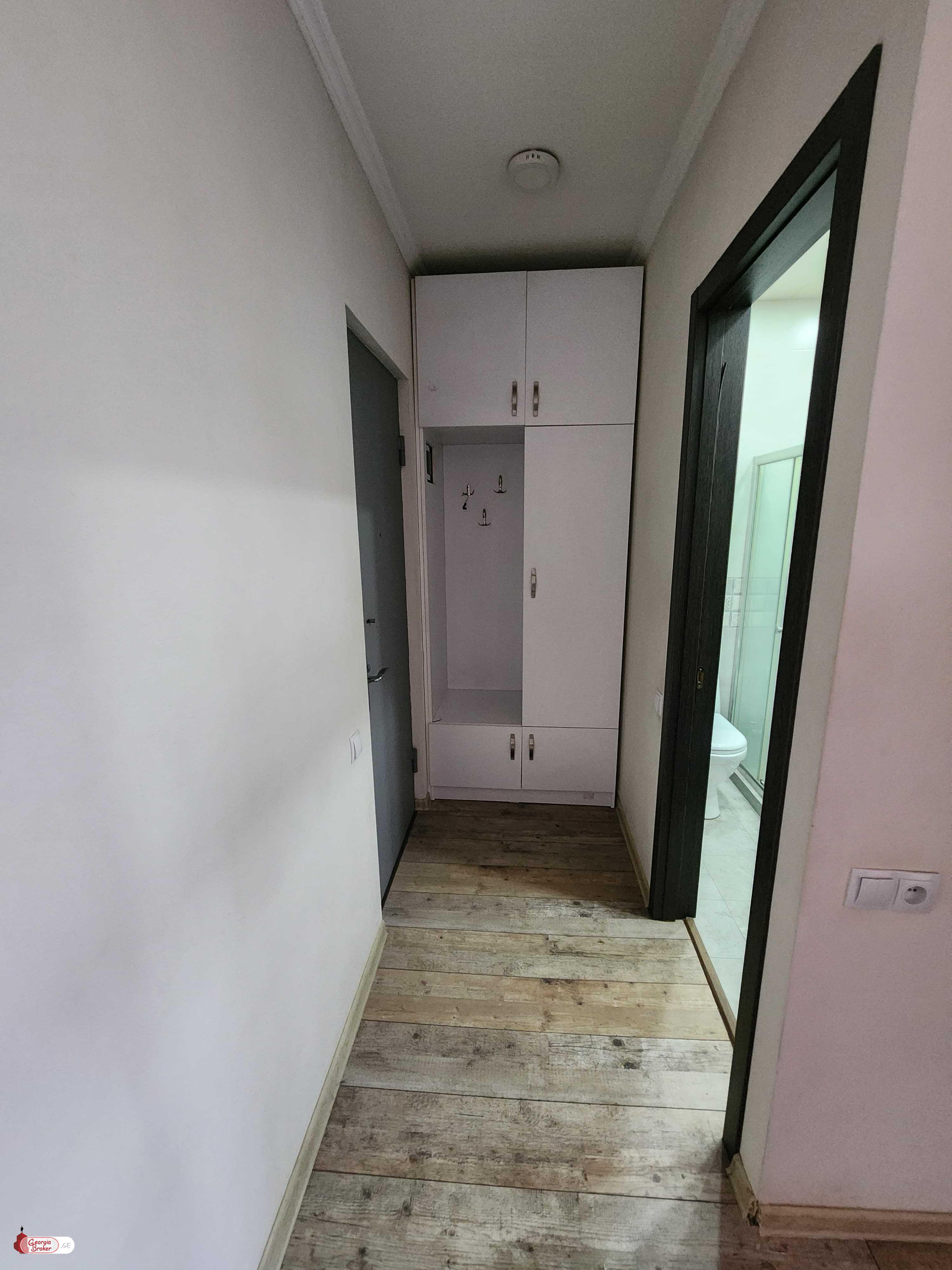 იყიდება ახალი გარემონტებული 2 ოთახიანი ბინა