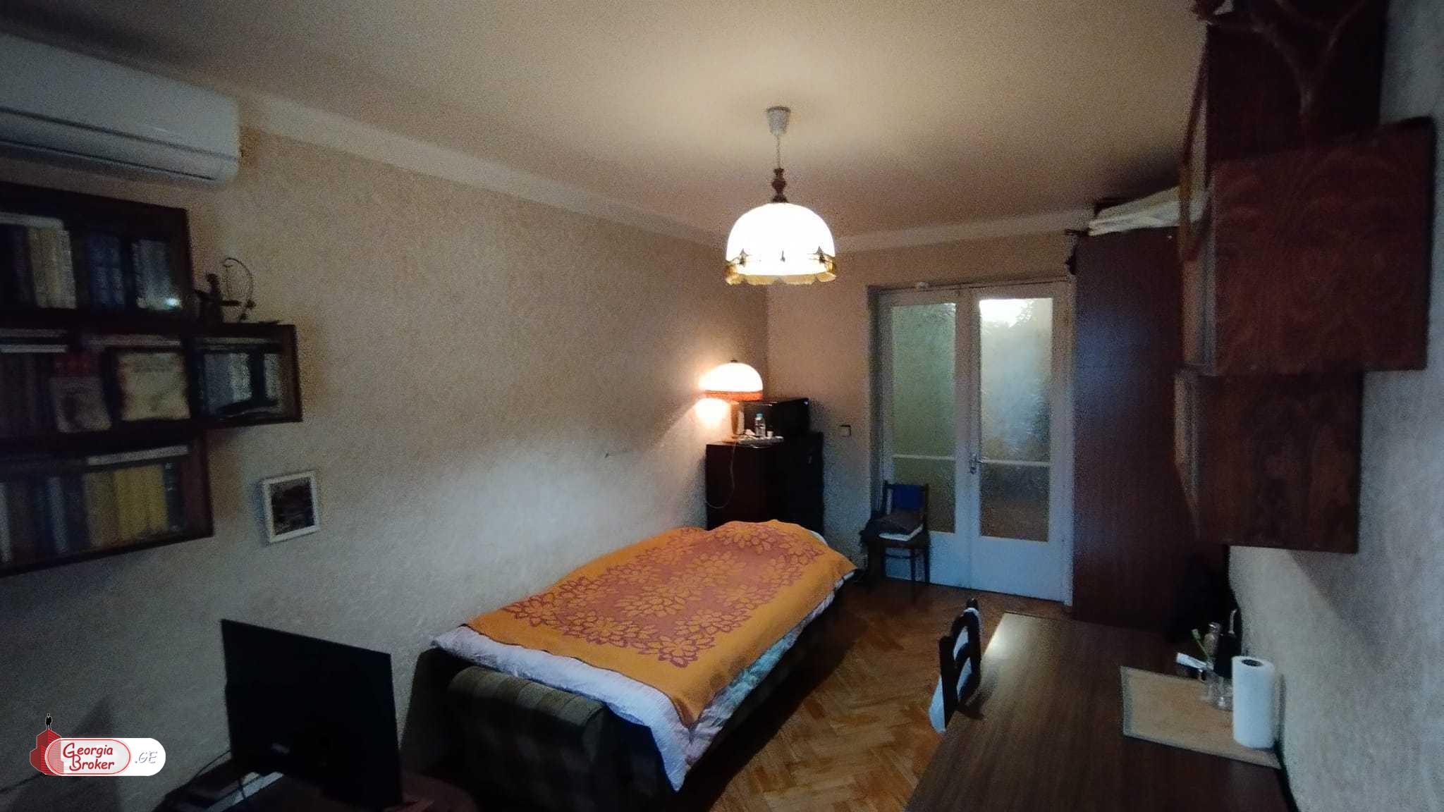 nearly repaired 3-room apartment for sale