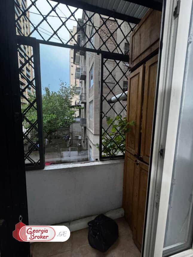 nearly repaired 5-room apartment for sale