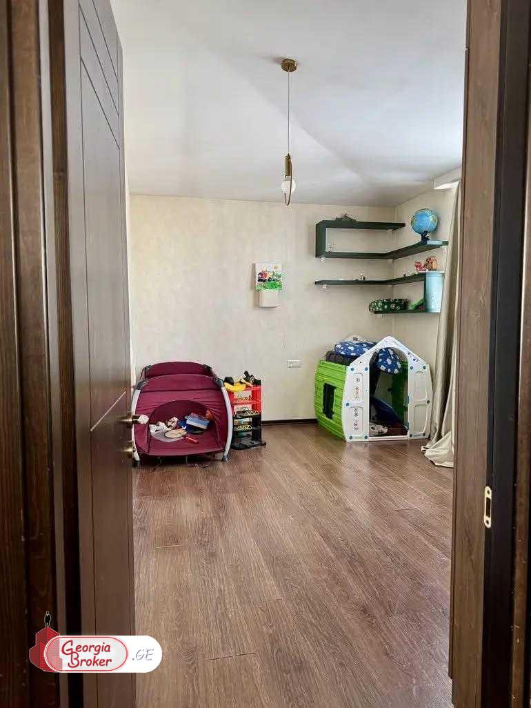 nearly repaired 5-room apartment for sale