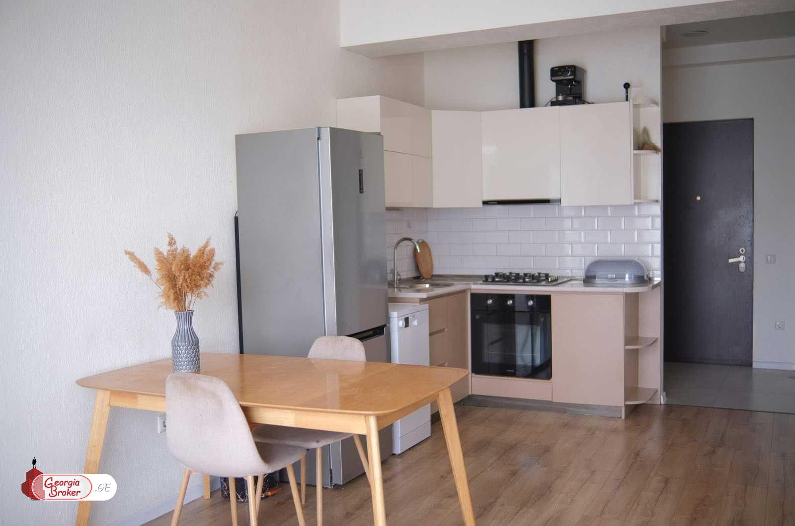 nearly repaired 2-room apartment for sale