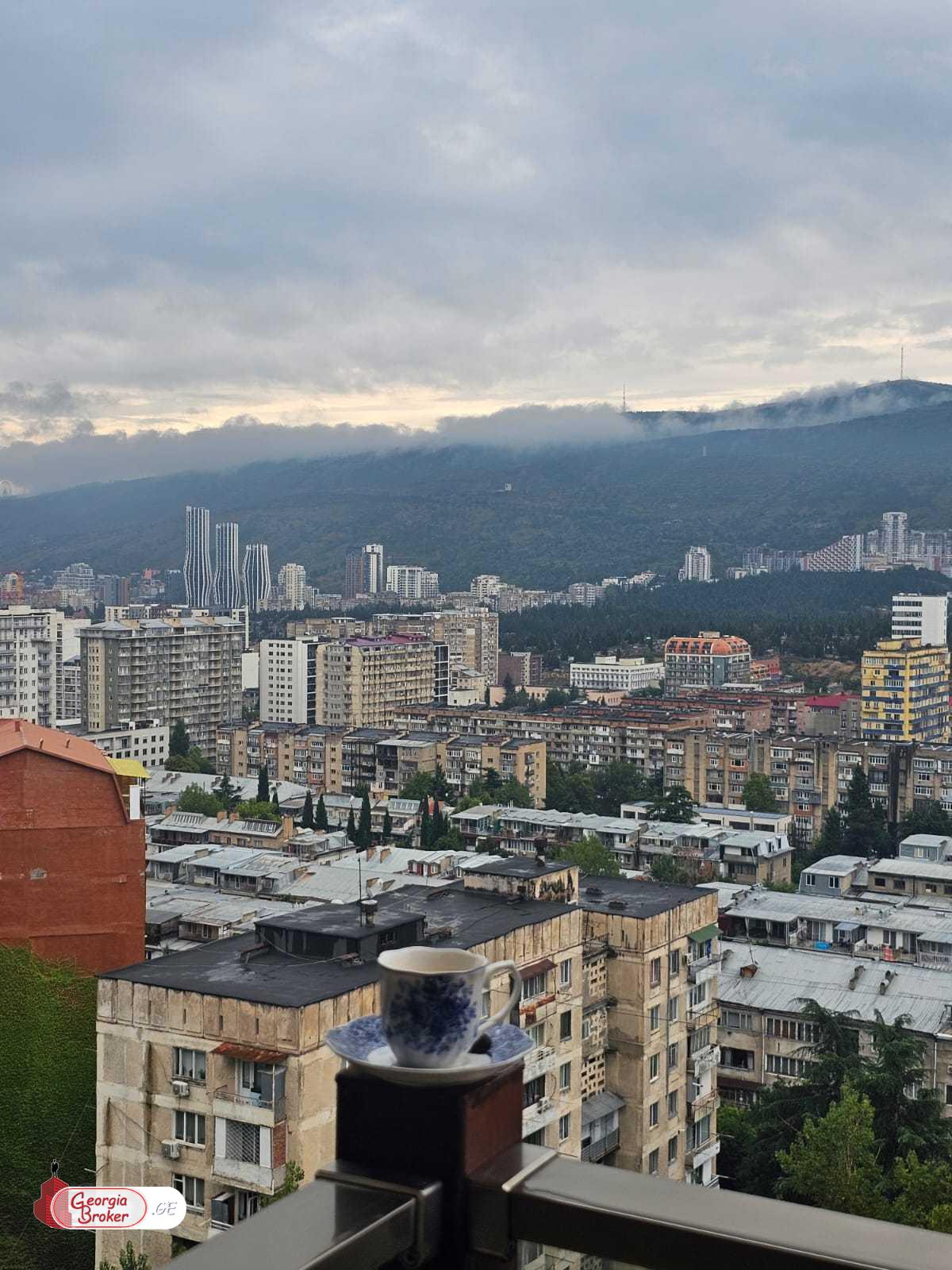 იყიდება ახალი გარემონტებული 3 ოთახიანი ბინა