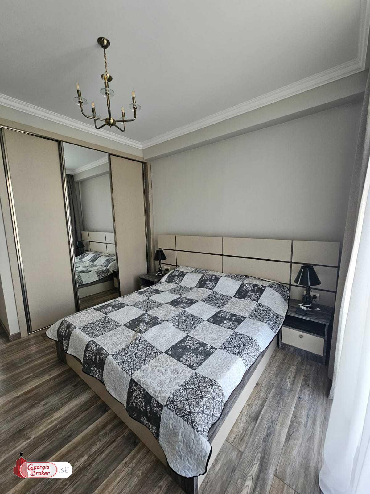 იყიდება ახალი გარემონტებული 3 ოთახიანი ბინა