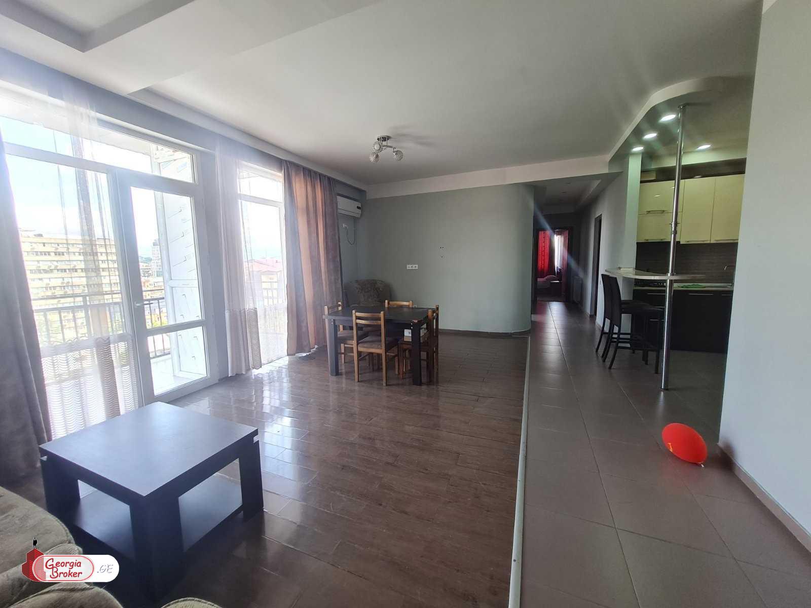 продается квартира с новым ремонтом 3-комнаты