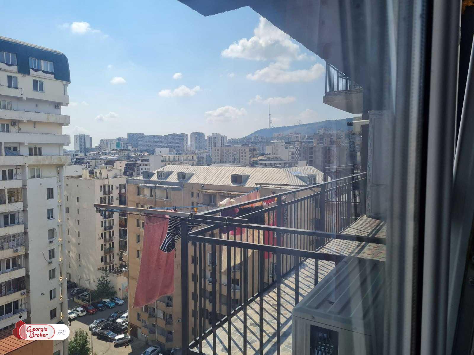 продается квартира с новым ремонтом 3-комнаты