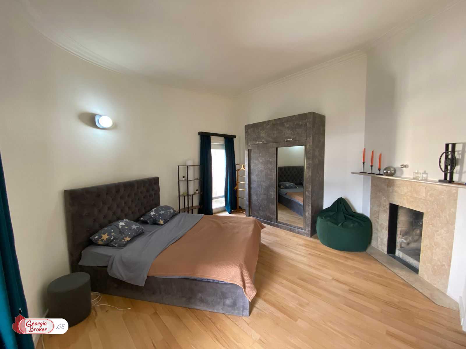 იყიდება ახალი გარემონტებული 6 ოთახიანი ბინა