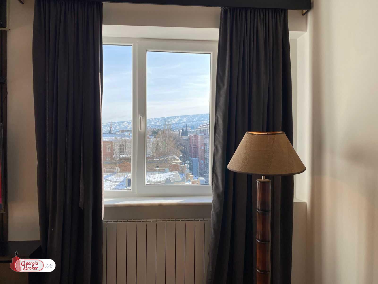 იყიდება ახალი გარემონტებული 6 ოთახიანი ბინა