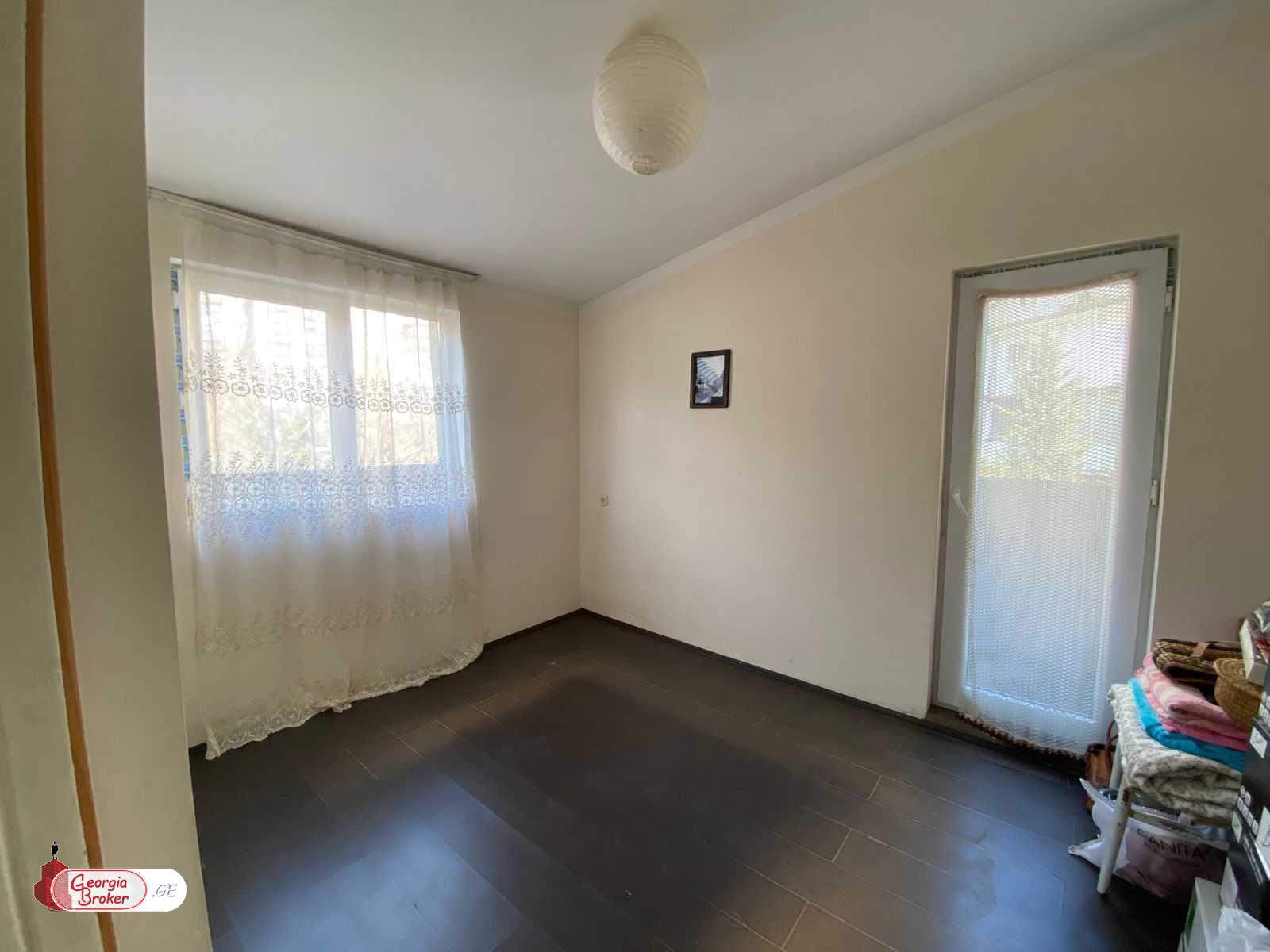 old repaired 3-room apartment for sale