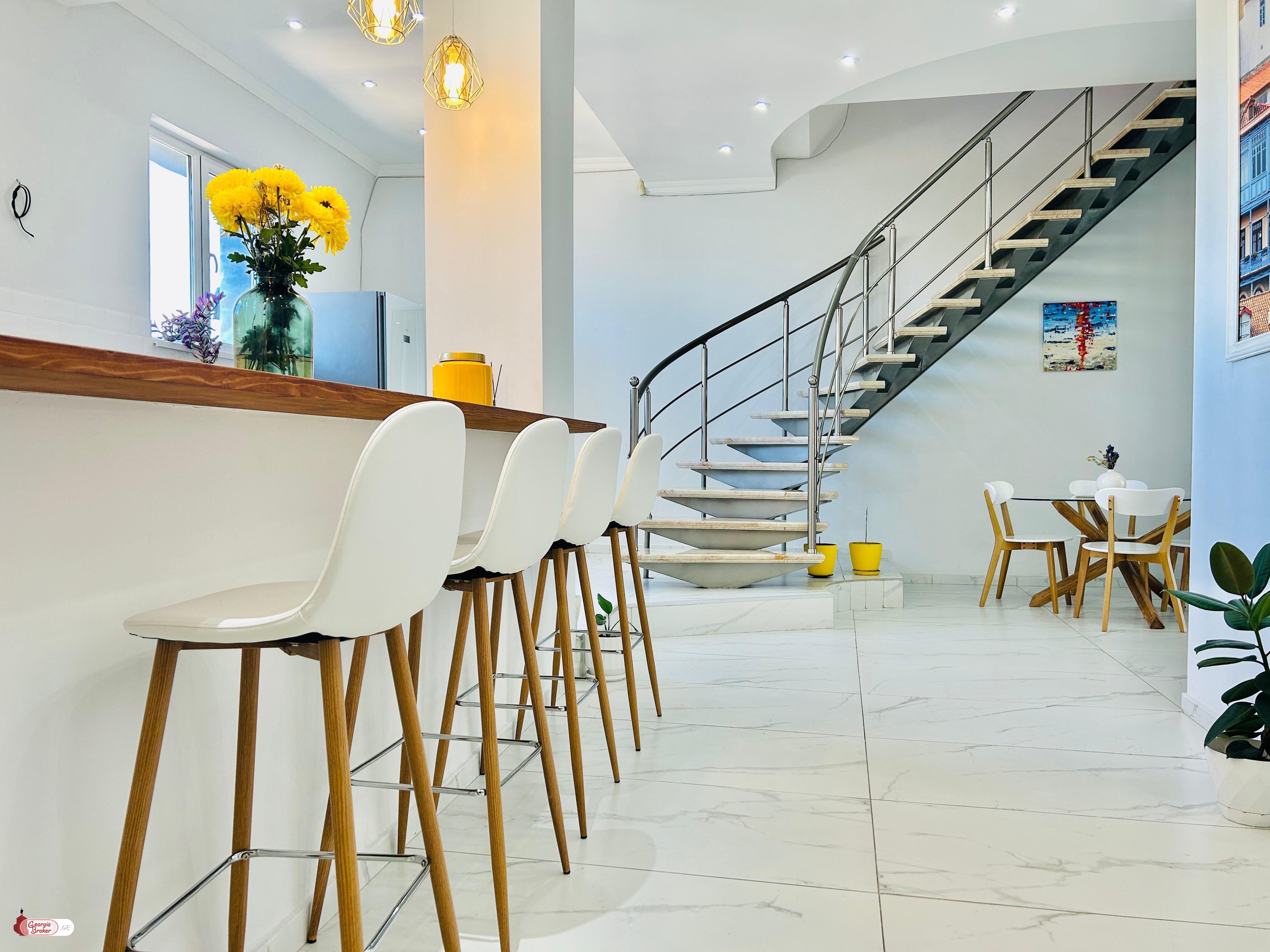 nearly repaired 6-room apartment for sale