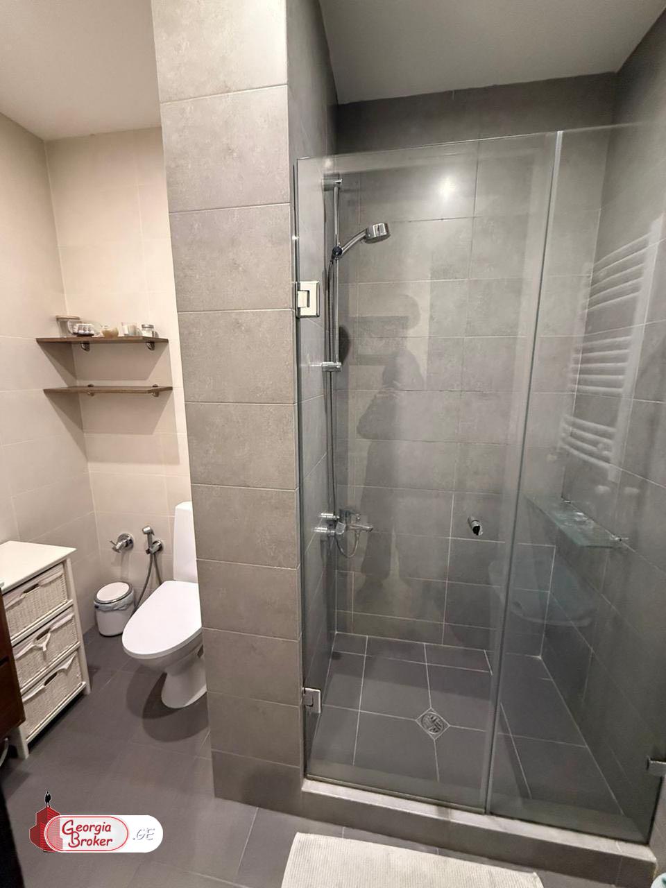 продается квартира с новым ремонтом 2-комнаты