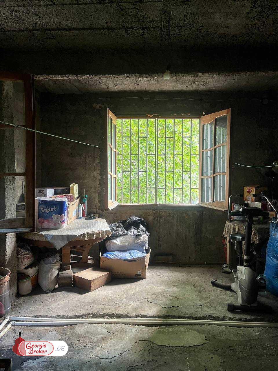 იყიდება ახალი გარემონტებული 5 ოთახიანი ბინა