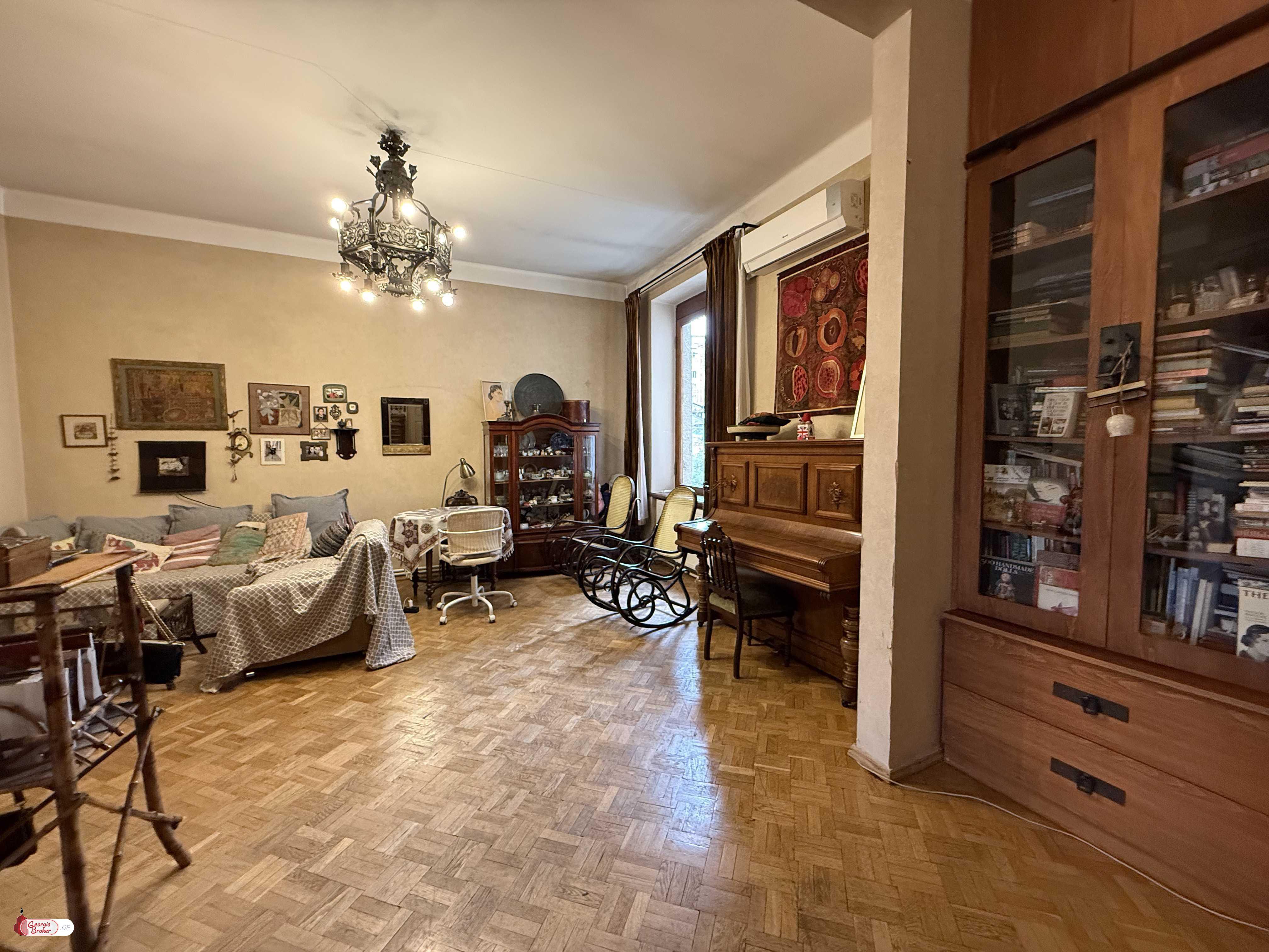 იყიდება ახალი გარემონტებული 3 ოთახიანი ბინა