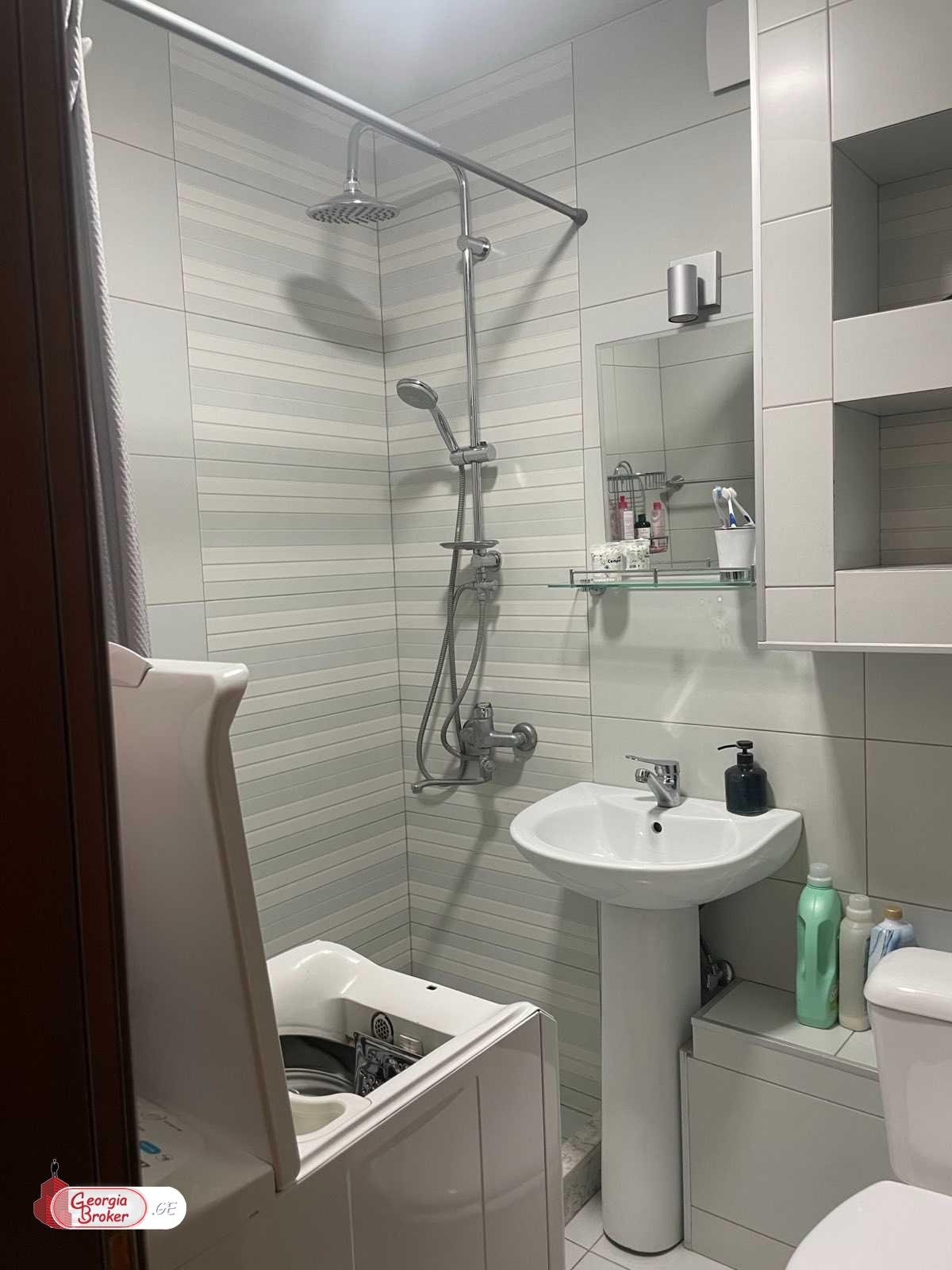 nearly repaired 3-room apartment for sale