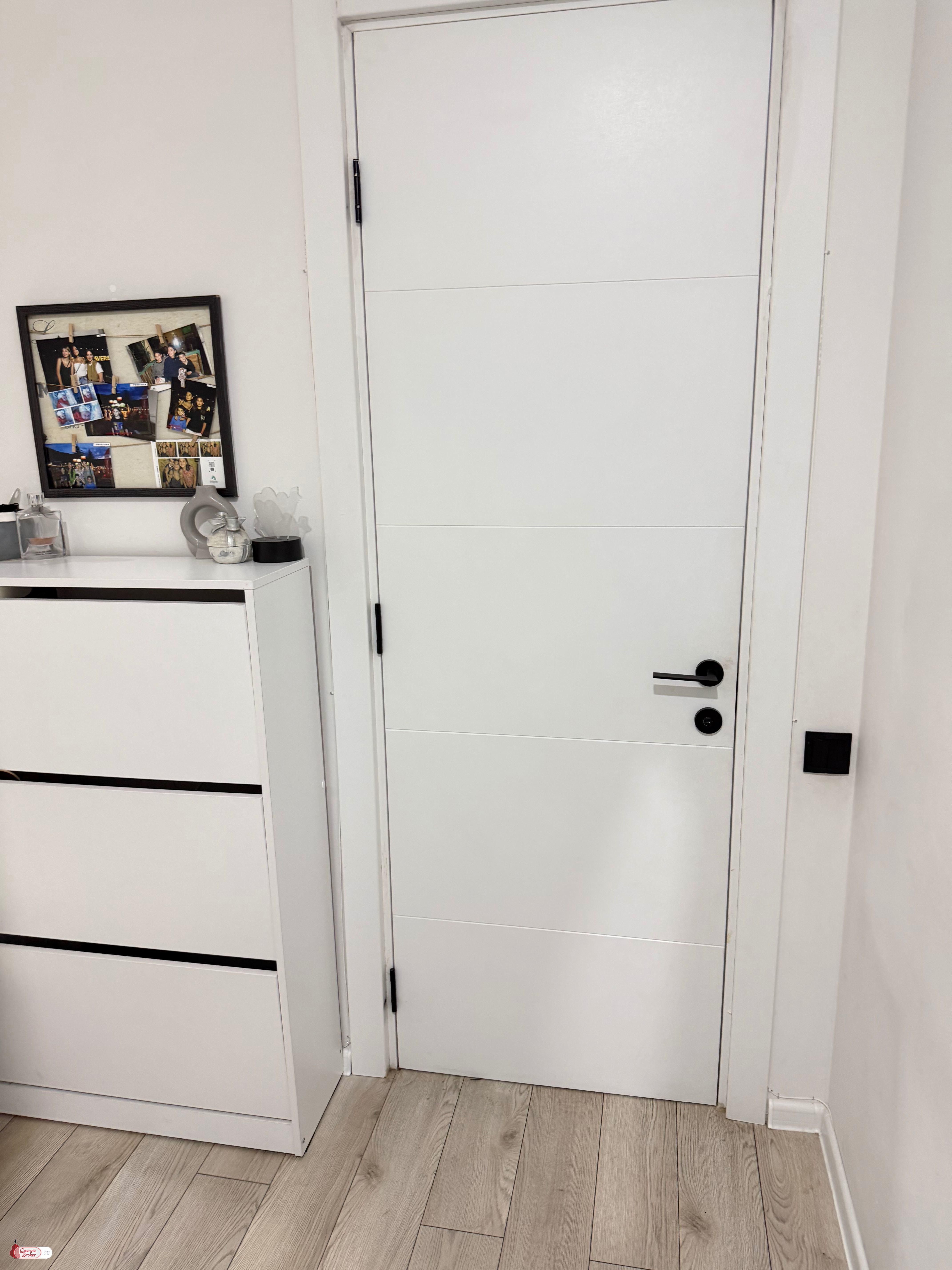 продается квартира с новым ремонтом 3-комнаты