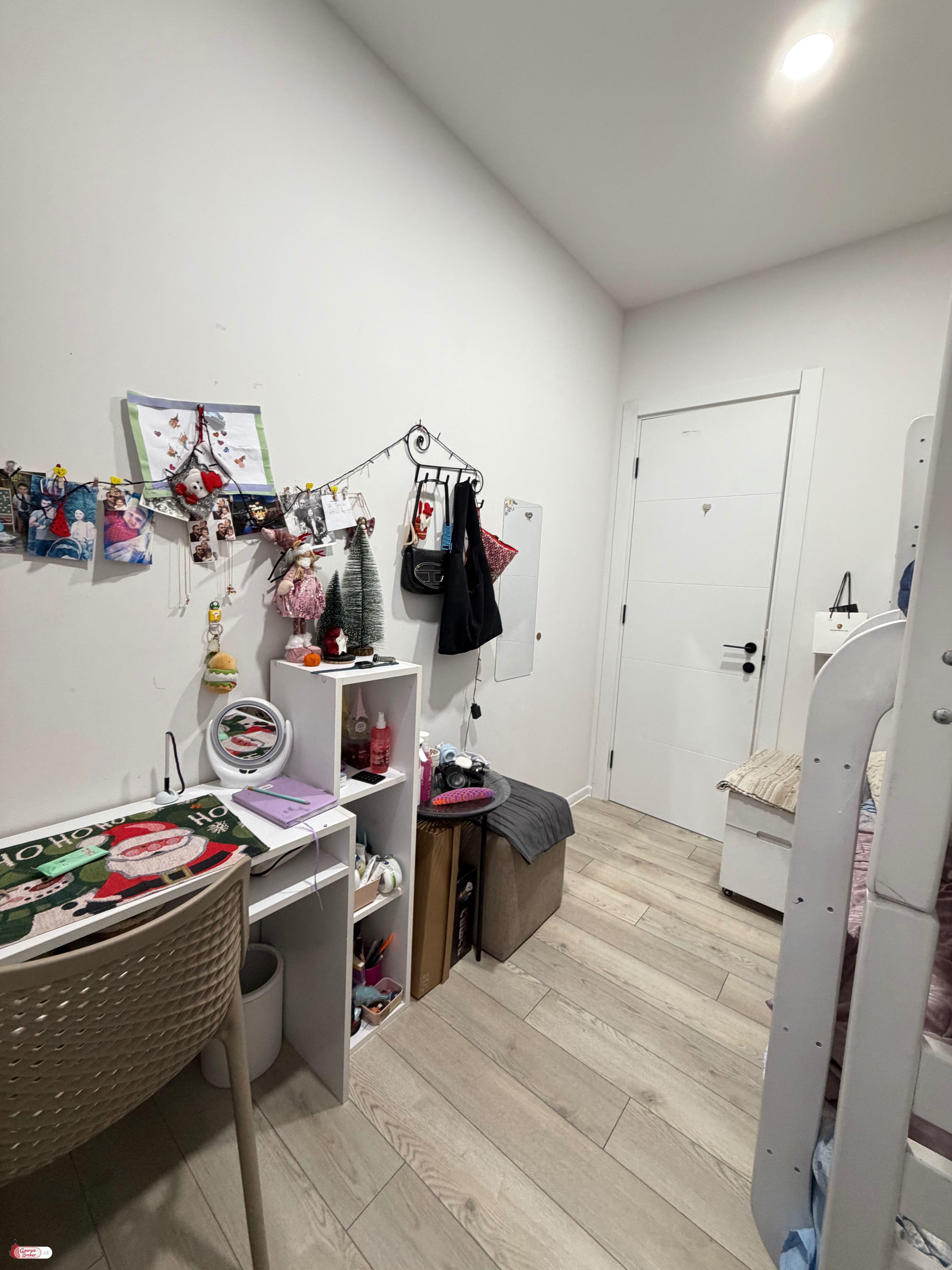 продается квартира с новым ремонтом 3-комнаты