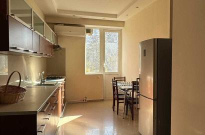 продается квартира с новым ремонтом 3-комнаты