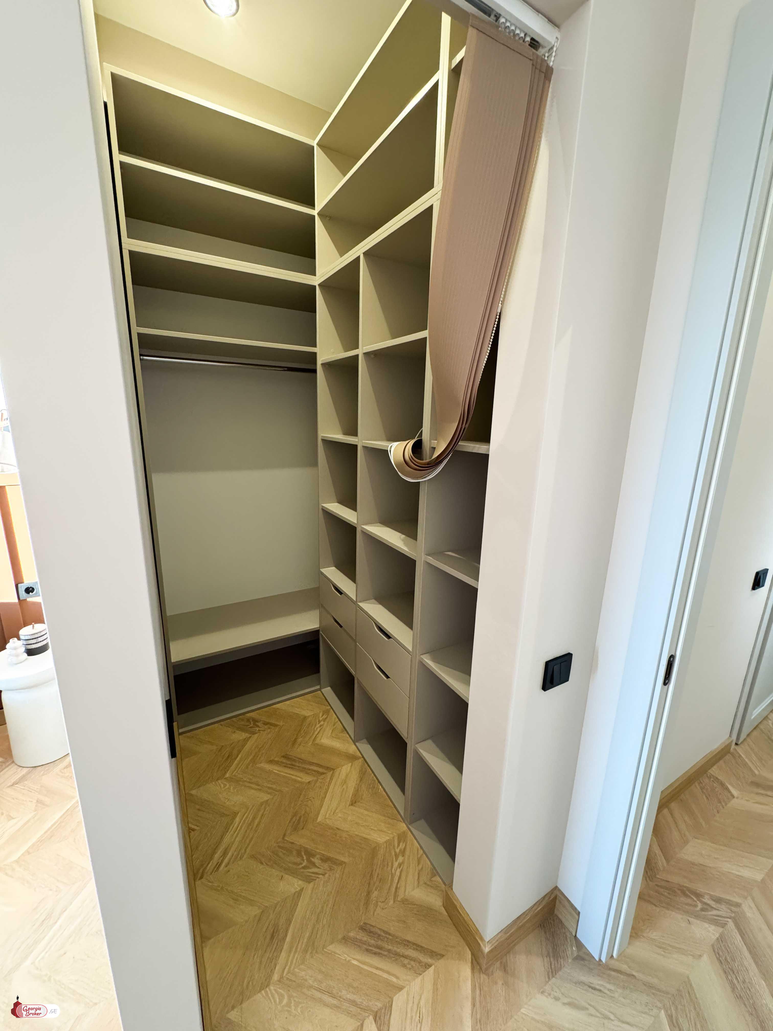 продается квартира с новым ремонтом 2-комнаты