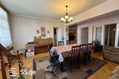 nearly repaired 5-room apartment for sale