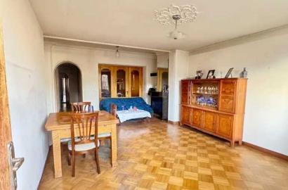 nearly repaired 5-room apartment for sale