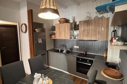 იყიდება ახალი გარემონტებული 2 ოთახიანი ბინა