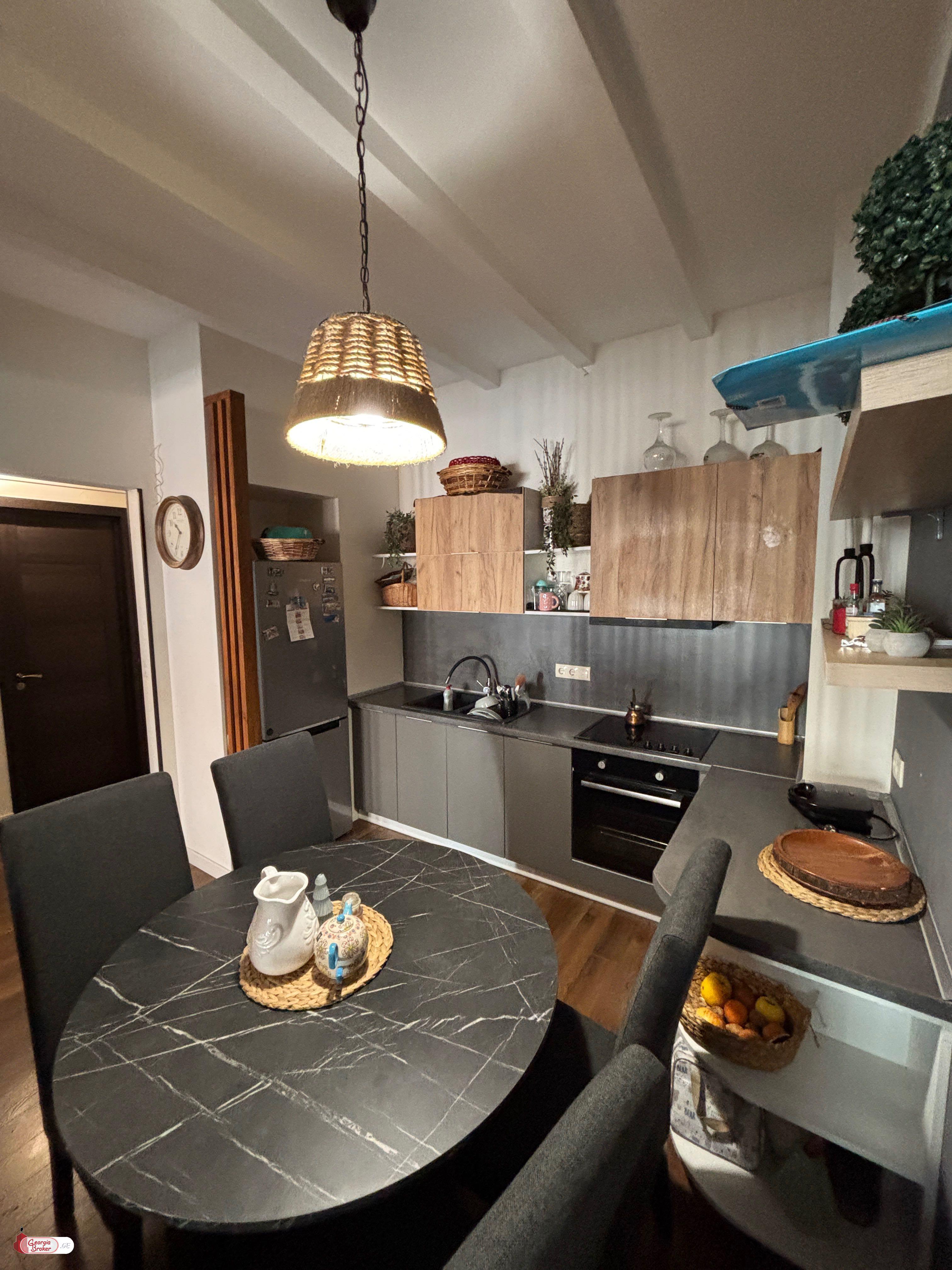 იყიდება ახალი გარემონტებული 2 ოთახიანი ბინა