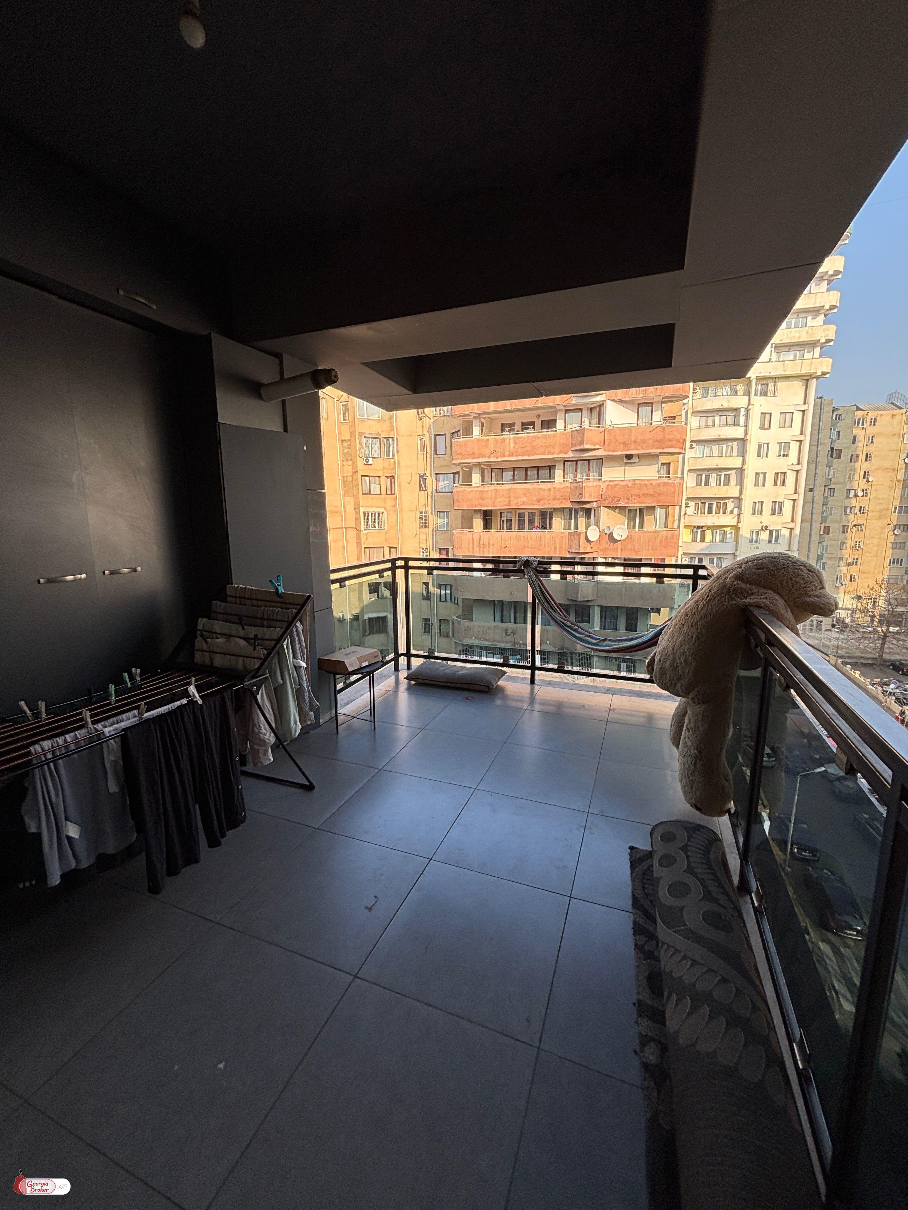 იყიდება ახალი გარემონტებული 2 ოთახიანი ბინა