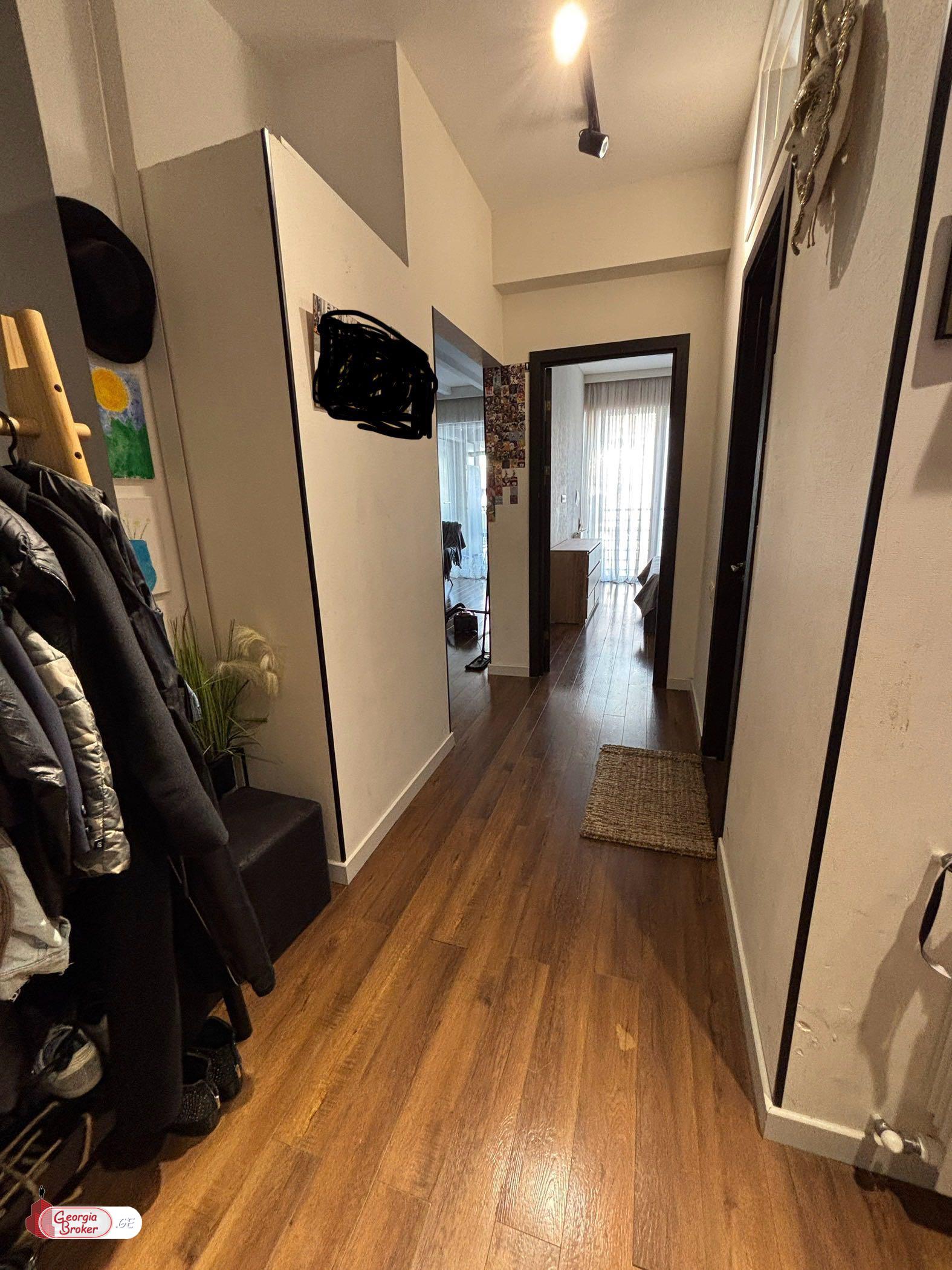 იყიდება ახალი გარემონტებული 2 ოთახიანი ბინა