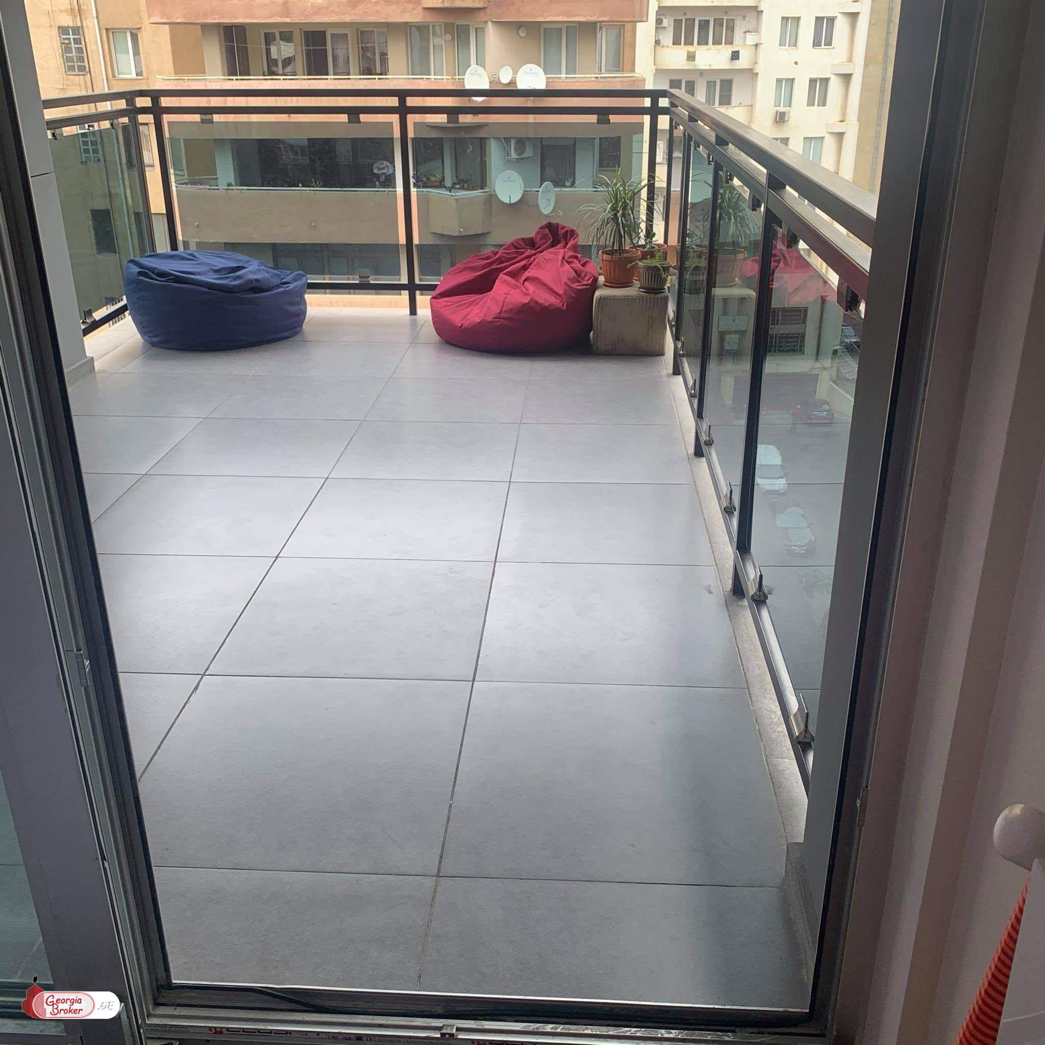 იყიდება ახალი გარემონტებული 2 ოთახიანი ბინა