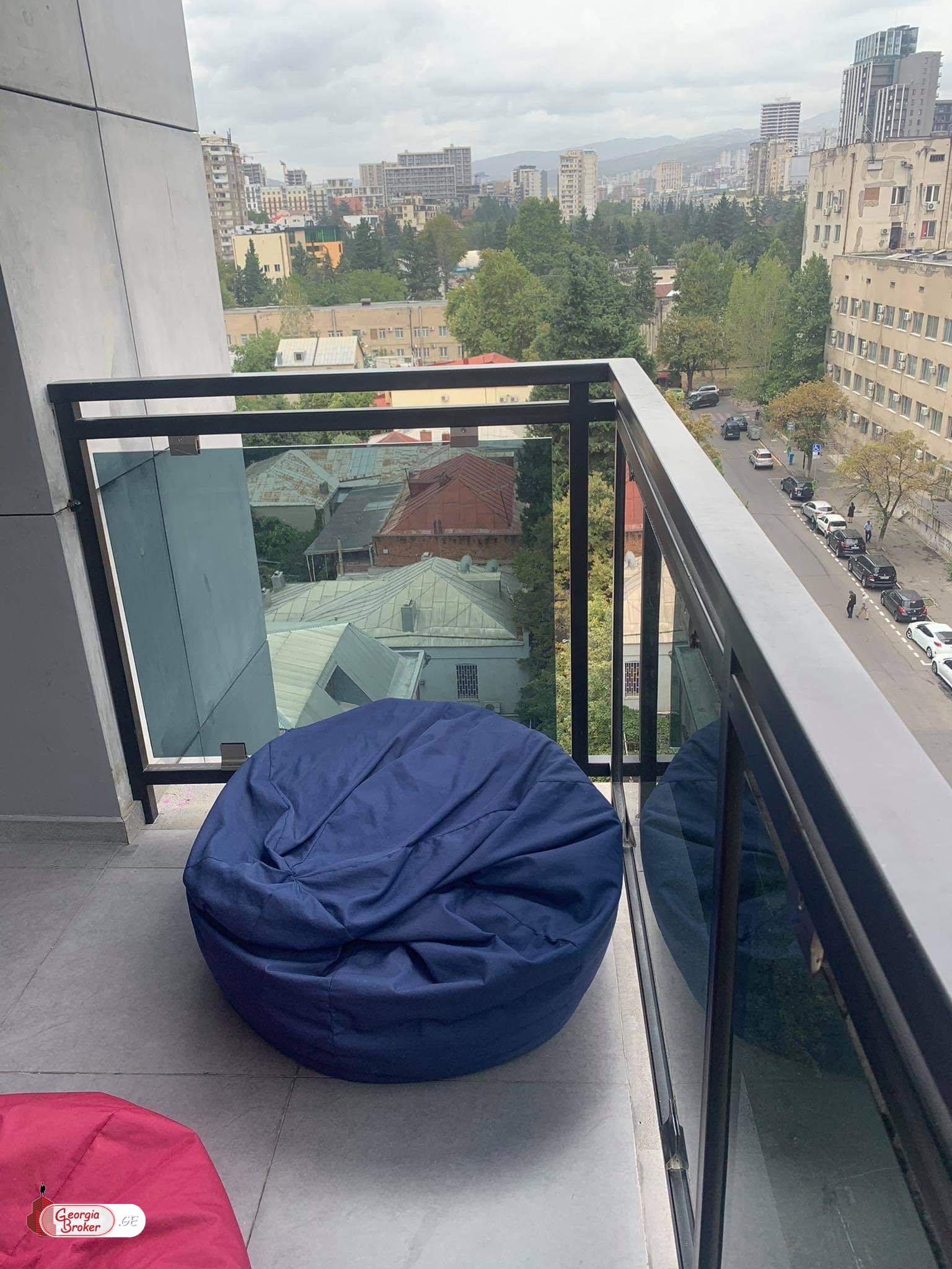 იყიდება ახალი გარემონტებული 2 ოთახიანი ბინა