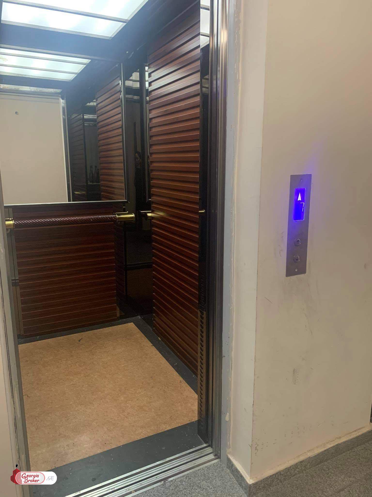 იყიდება ახალი გარემონტებული 2 ოთახიანი ბინა