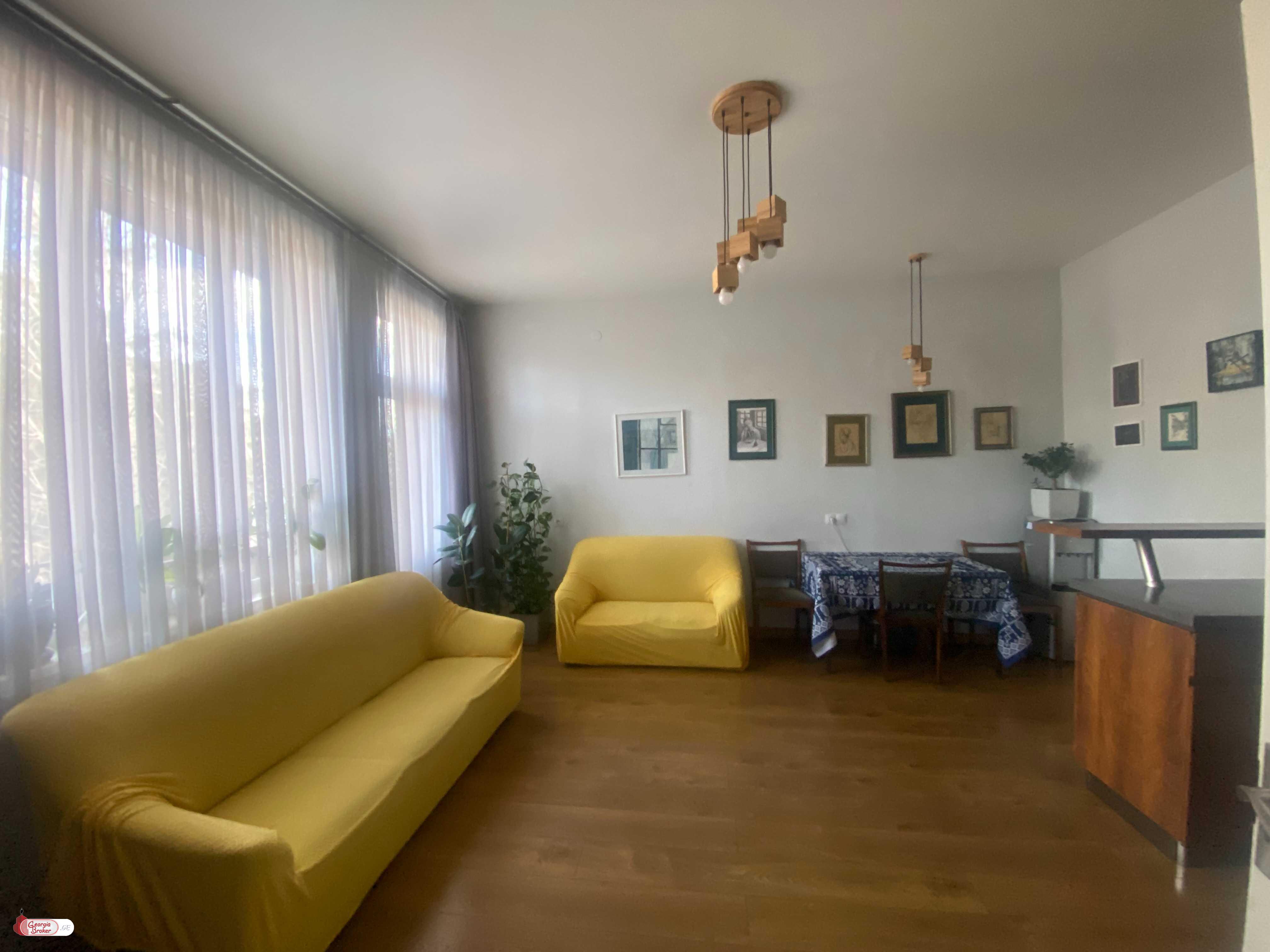 продается квартира с новым ремонтом 3-комнаты