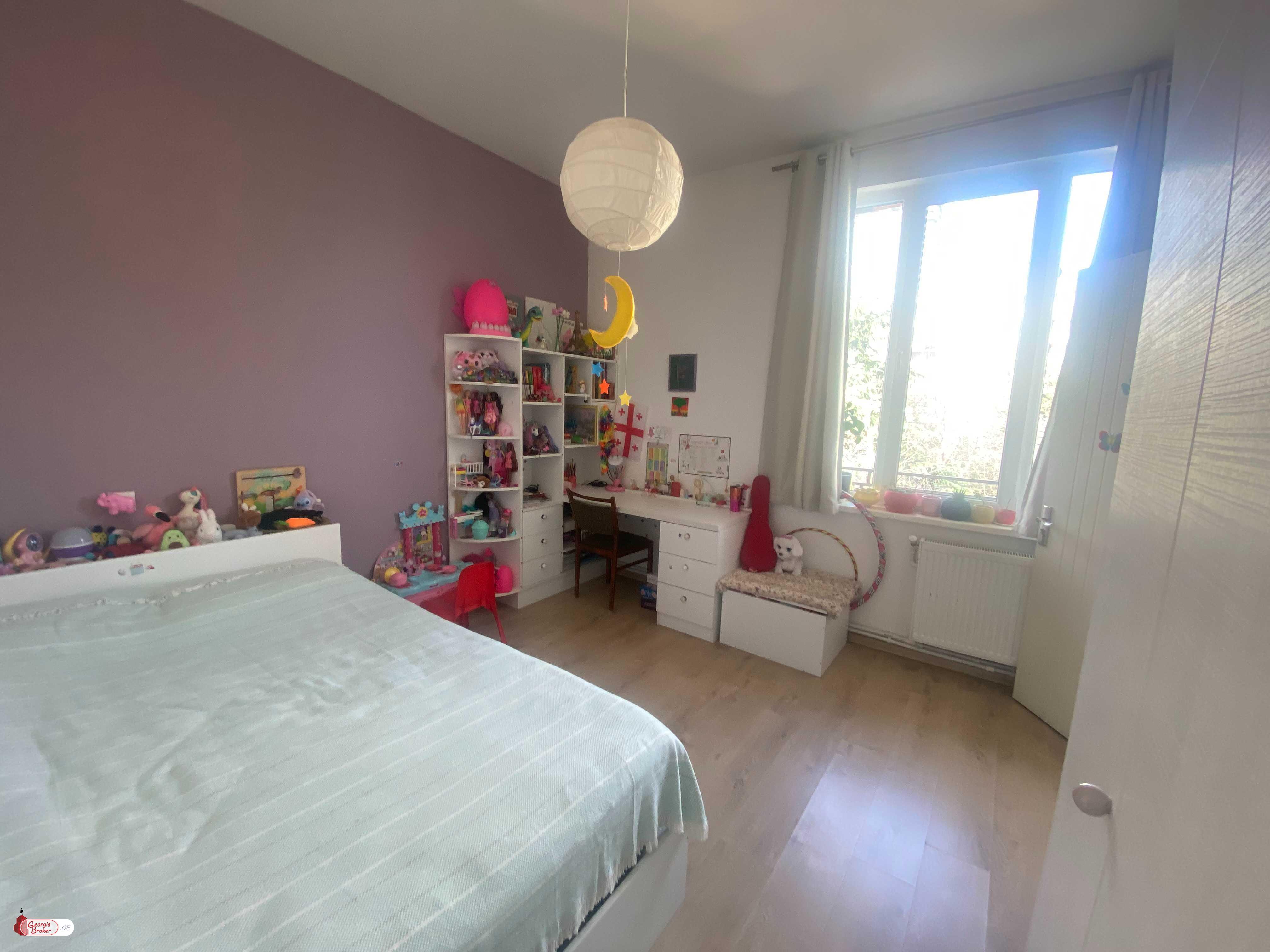 продается квартира с новым ремонтом 3-комнаты