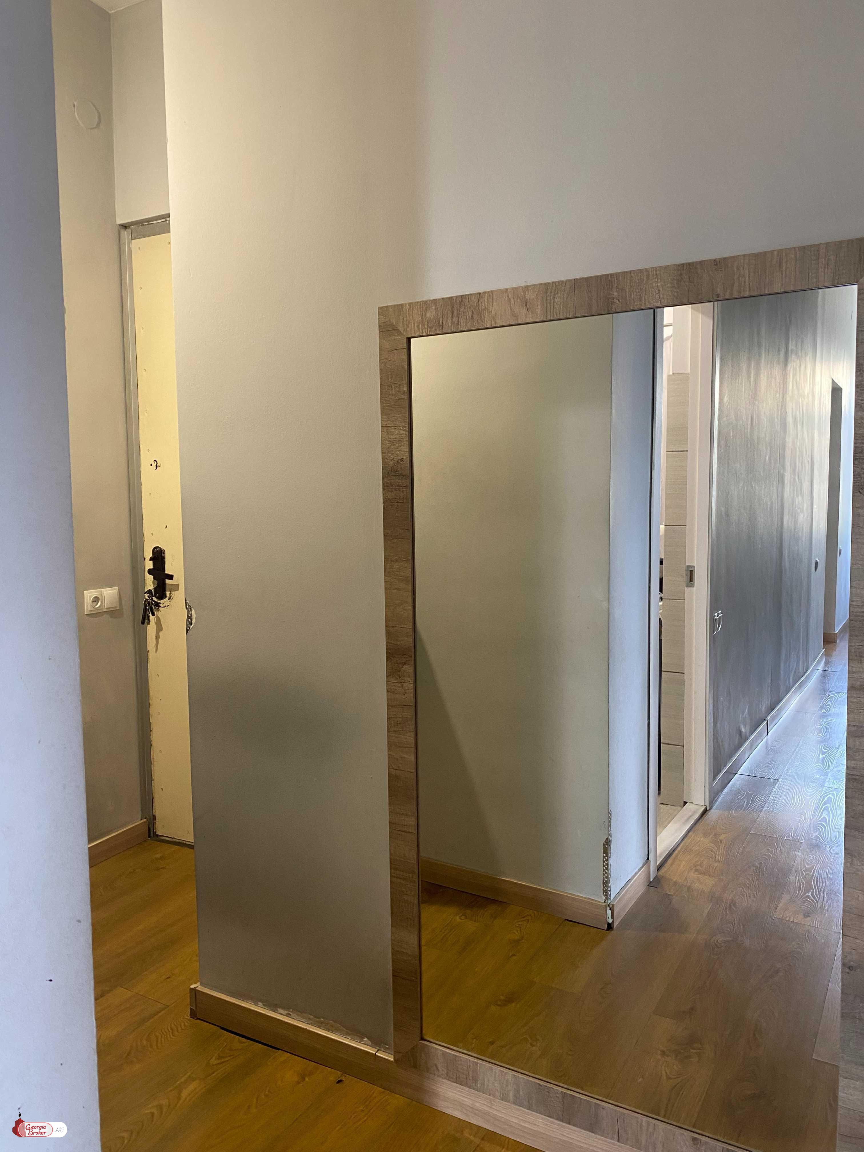 продается квартира с новым ремонтом 3-комнаты