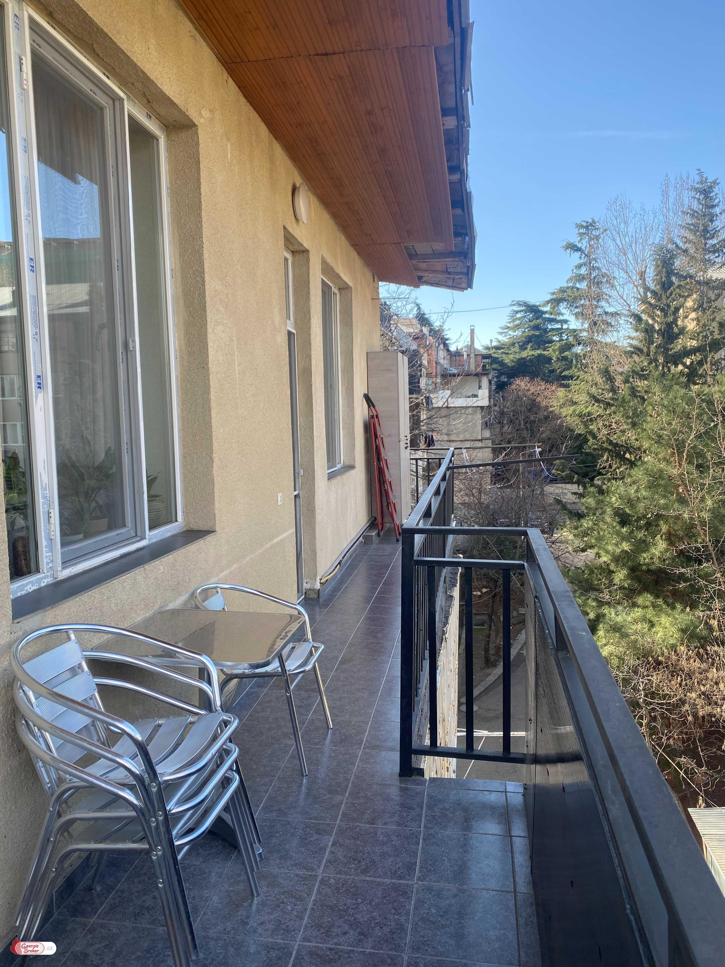 продается квартира с новым ремонтом 3-комнаты