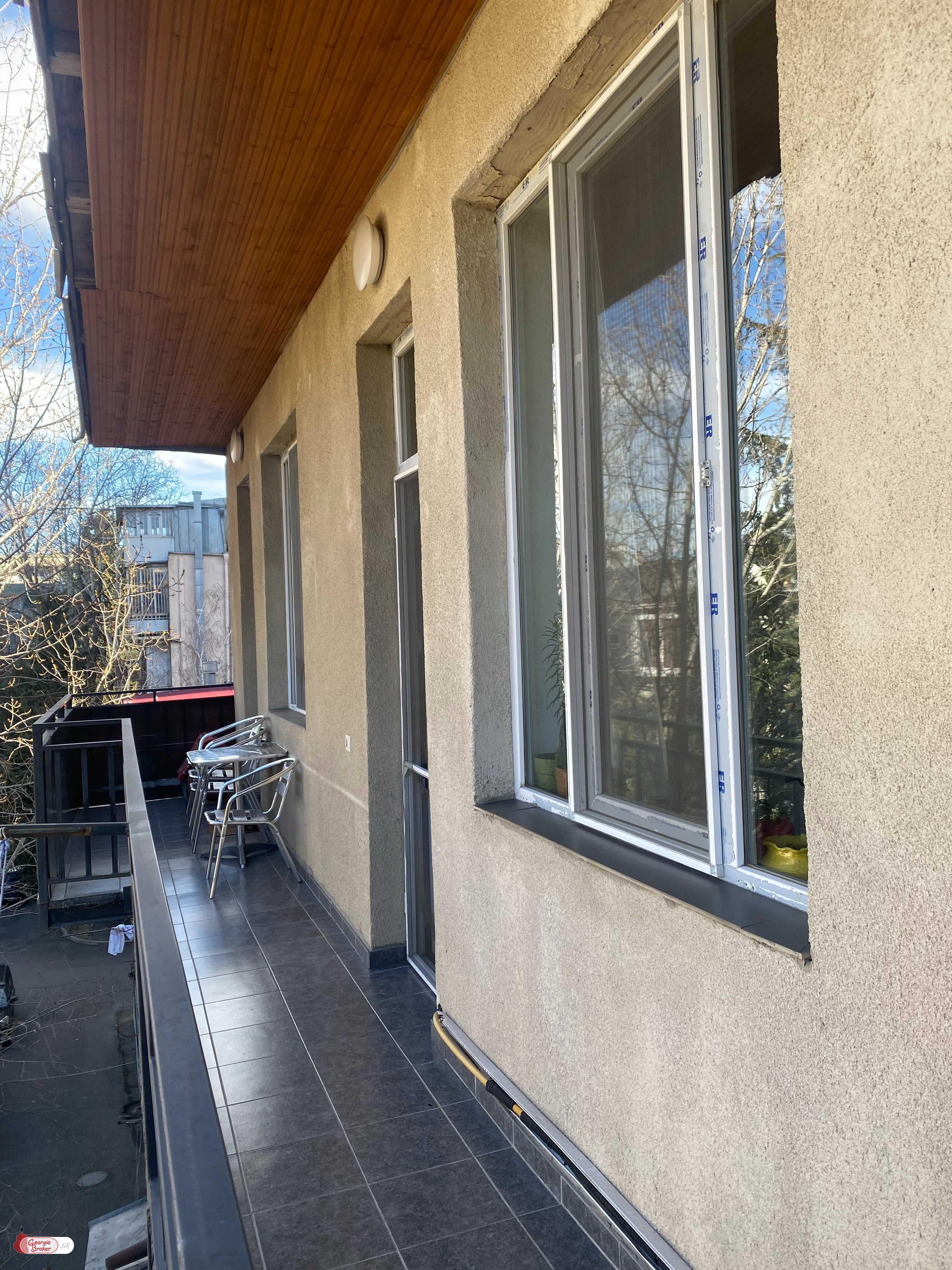 продается квартира с новым ремонтом 3-комнаты