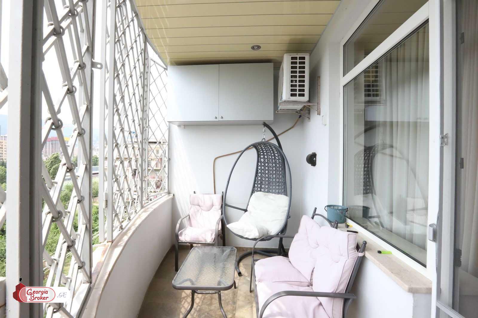 продается квартира с новым ремонтом 3-комнаты