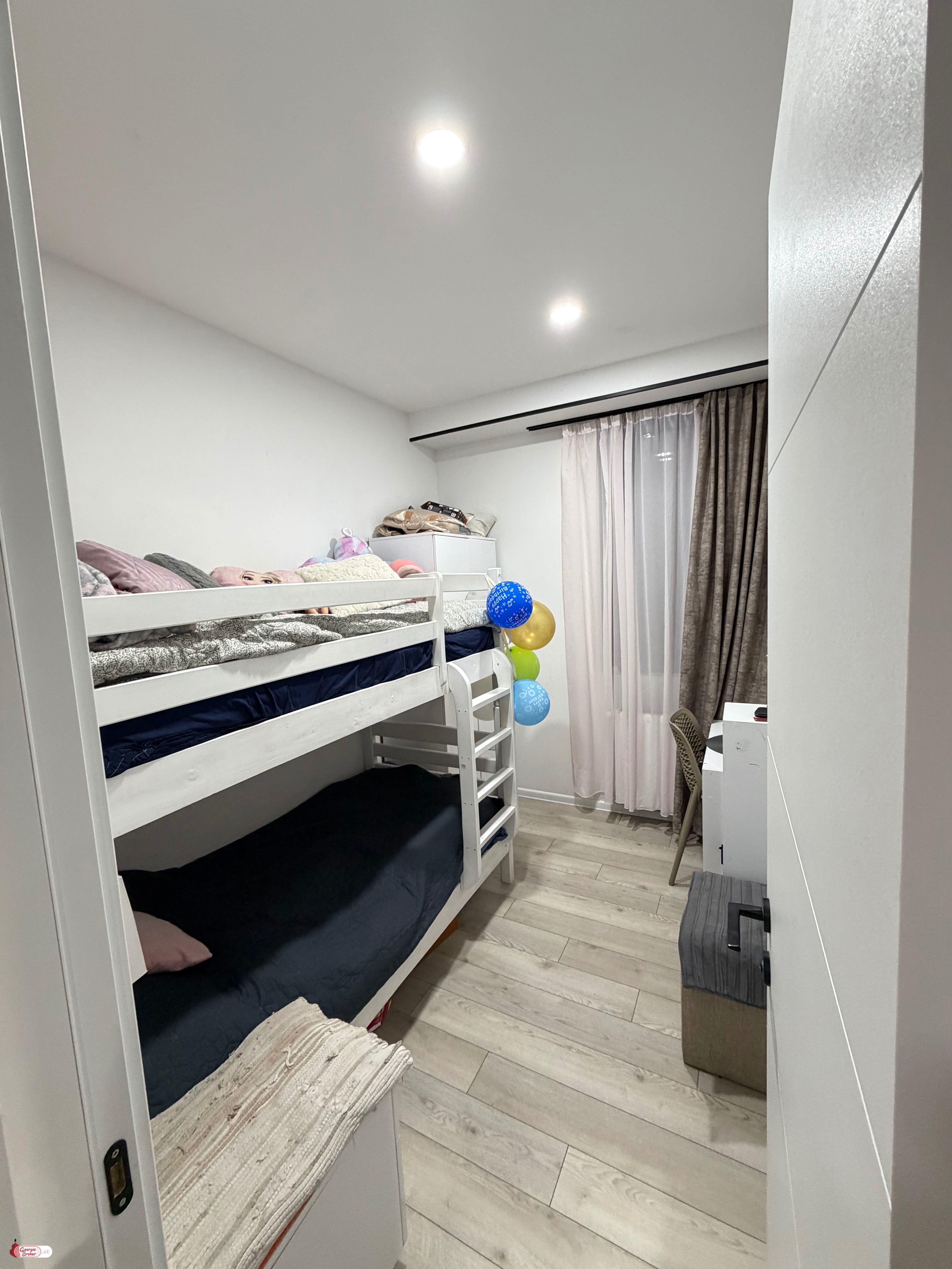 იყიდება ახალი გარემონტებული 3 ოთახიანი ბინა