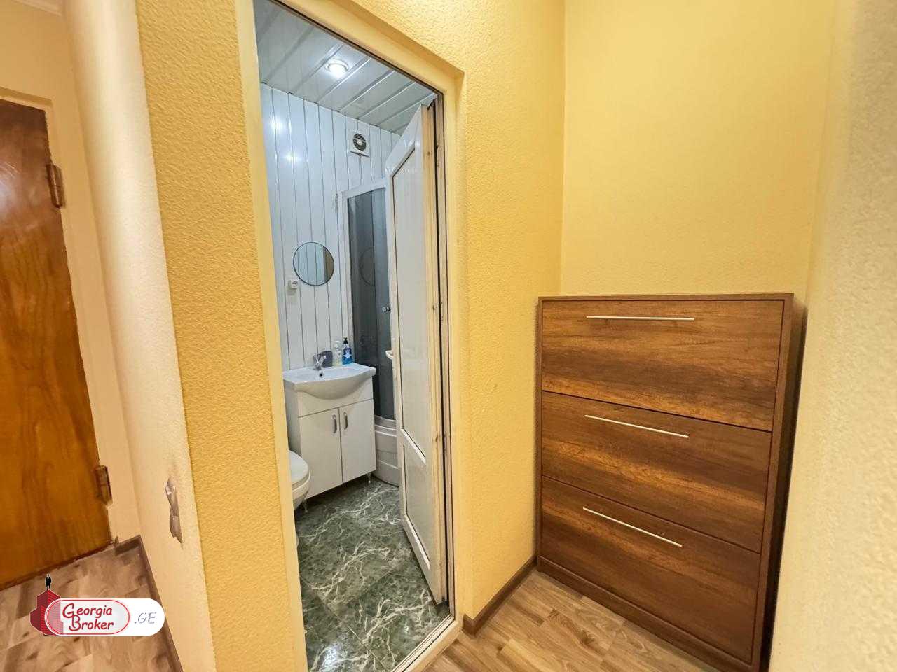 იყიდება ახალი გარემონტებული 3 ოთახიანი ბინა