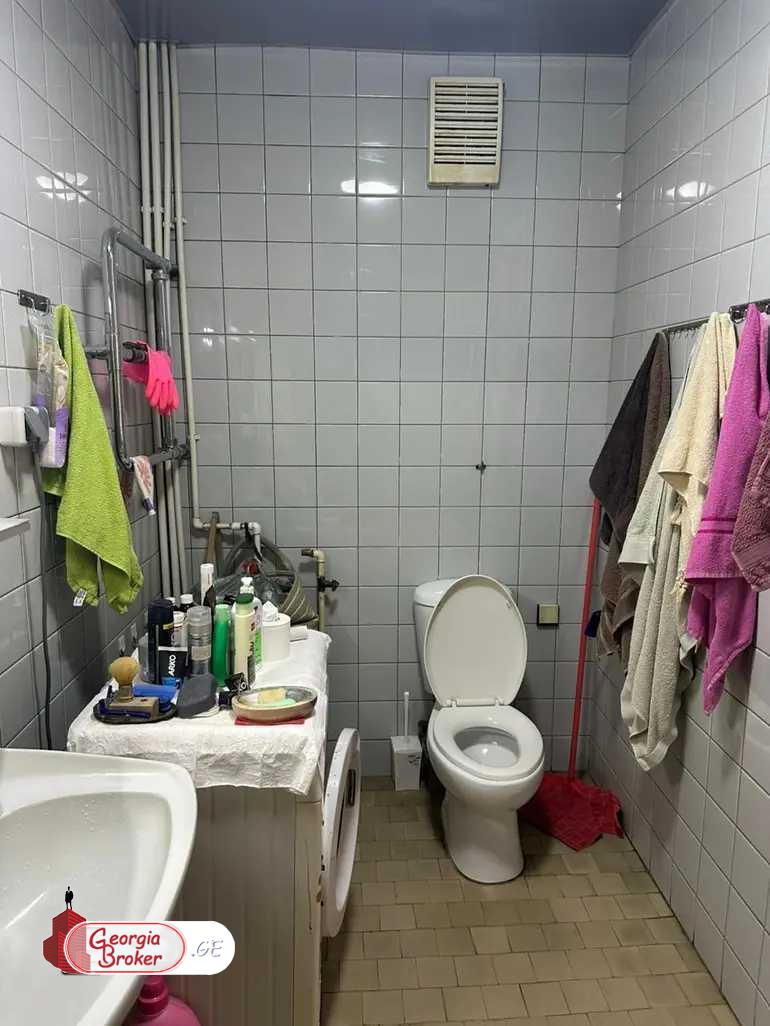 продается квартира с новым ремонтом 5-комнат