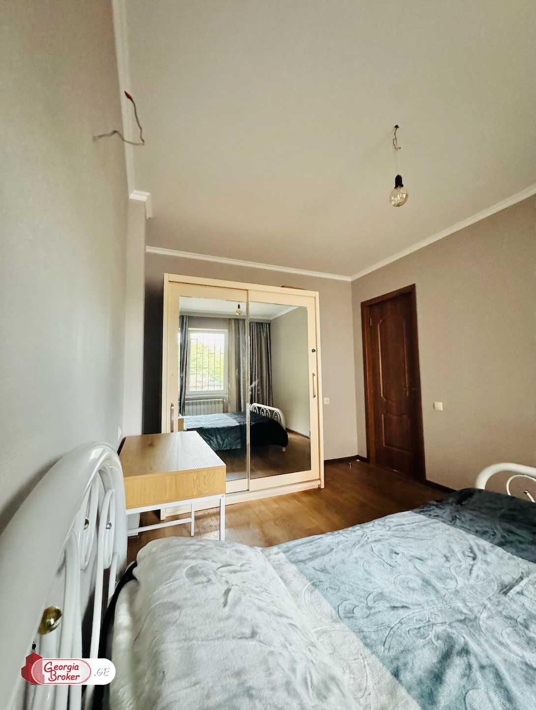 продается квартира с новым ремонтом 4-комнаты