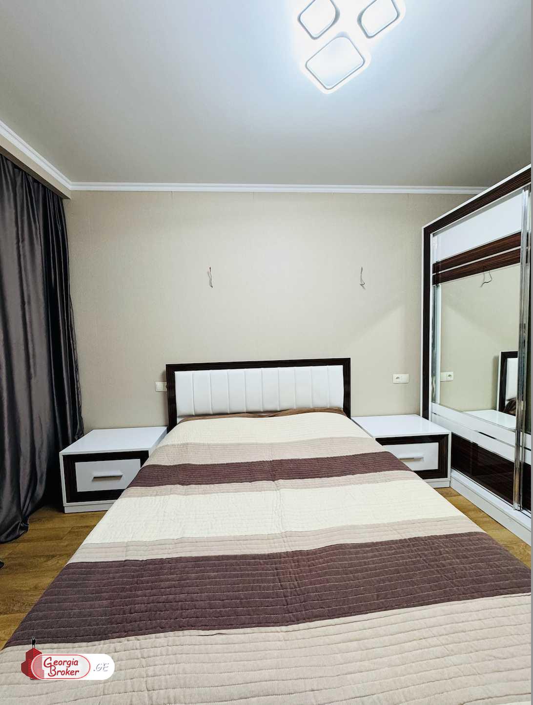 продается квартира с новым ремонтом 4-комнаты