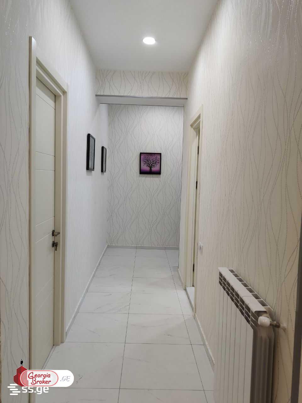 продается квартира с новым ремонтом 4-комнаты