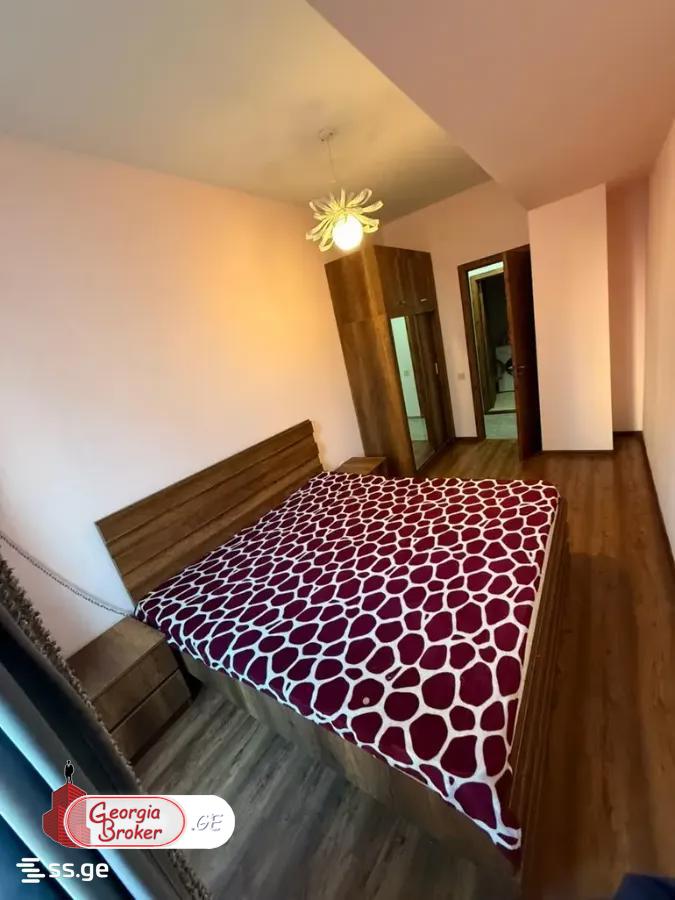 продается квартира с новым ремонтом 3-комнаты