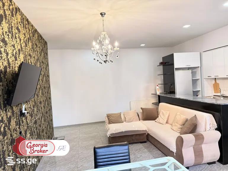 продается квартира с новым ремонтом 3-комнаты