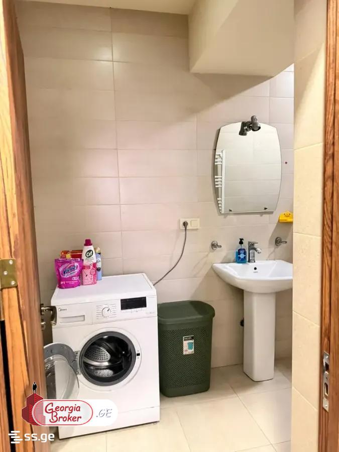 продается квартира с новым ремонтом 3-комнаты