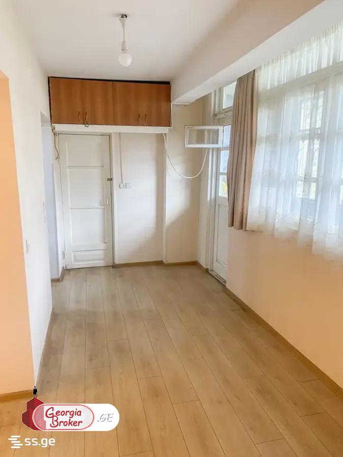 იყიდება ახალი გარემონტებული 4 ოთახიანი ბინა