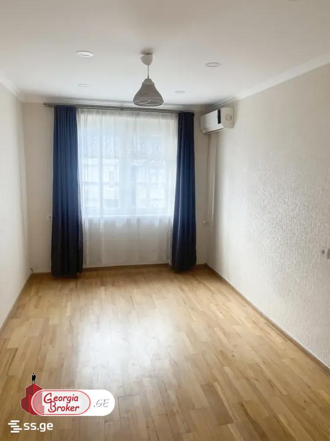 იყიდება ახალი გარემონტებული 4 ოთახიანი ბინა