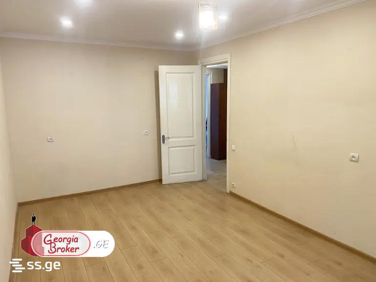 იყიდება ახალი გარემონტებული 4 ოთახიანი ბინა